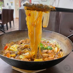 Su Nan’s Garden - Ground Pot Chicken with Crystal Noodles