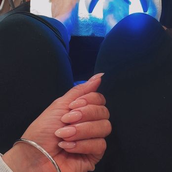 Banana Nails - Nail Salons Near Me - Chicago, Illinois