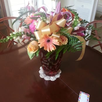 Grand Florist - What ended up getting delivered. Looks NOTHING like the one online! - Florists Near Me - Maspeth, New York Grand Florist - What ended up getting delivered. Looks NOTHING like the one online! - Florists Near Me - Maspeth, New York