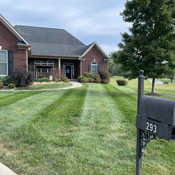 David's Landscaping - a mailbox in front of a house - Landscaping Near Me David's Landscaping - a mailbox in front of a house - Landscaping Near Me