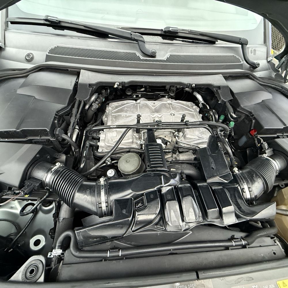 Top of engine looks new Top of engine looks new