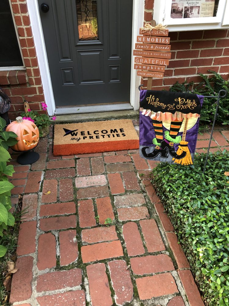 Rosevine Inn Bed & Breakfast and Extended Stay Lodging