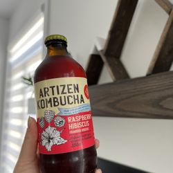 Artizen Kombucha - Raspberry Hibiscus 350ml Kombucha bottle