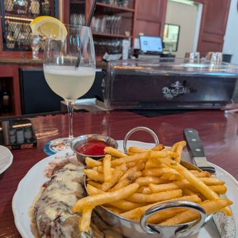 Green Dragon Tavern & Museum - Frites and steak - Venues & Event Spaces Near Me - Carlsbad, California