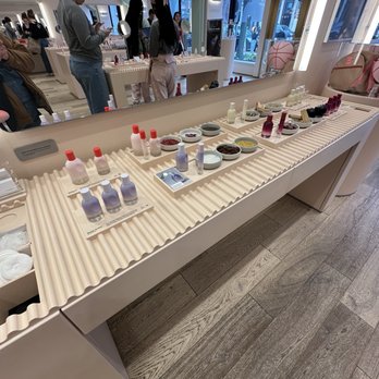 Glossier Boston - Cosmetics & Beauty Supply Near Me - Boston, Massachusetts