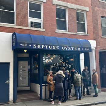 Neptune Oyster - Seafood Near Me - Boston, Massachusetts