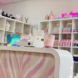 Dream Lash Studio - Checkout Area.. Too Cute.