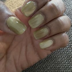 Venice Nails and Spa - Light green cat eye gel polish