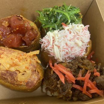 Inari Factory - Clockwise: ocean salad, crab salad, beef, spicy ahi, shoyu ahi - Japanese Near Me - Honolulu, Hawaii