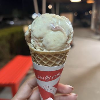 Salt & Straw - Maple Koginut Squash with Pomegranate - Ice Cream & Frozen Yogurt Near Me - Phoenix, Arizona Salt & Straw - Maple Koginut Squash with Pomegranate - Ice Cream & Frozen Yogurt Near Me - Phoenix, Arizona
