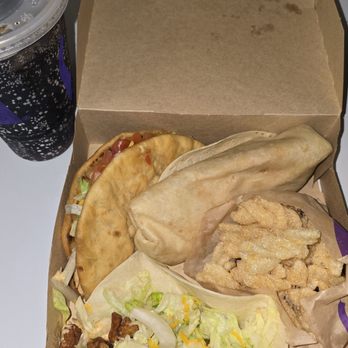 Taco Bell - Supreme Luxe box - $7.30 (beefy 5 layer, chicken chalupa, soft taco w potato, cinnamon twists and large diet pepsi) - Fast Food Near Me - Clermont, Florida Taco Bell - Supreme Luxe box - $7.30 (beefy 5 layer, chicken chalupa, soft taco w potato, cinnamon twists and large diet pepsi) - Fast Food Near Me - Clermont, Florida