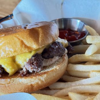 Jethro’s Cocktail Lounge - Smash burger and Fries - Cocktail Bars Near Me - Houston, Texas Jethro’s Cocktail Lounge - Smash burger and Fries - Cocktail Bars Near Me - Houston, Texas