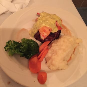 Ye Olde Tavern - Filet mignon with lobster - American Near Me - Manchester, Vermont Ye Olde Tavern - Filet mignon with lobster - American Near Me - Manchester, Vermont