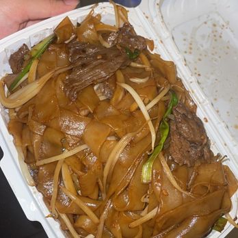 Hong Kong Eatery - beef Beef with Vegetable Chow Foon - Seafood Near Me - Boston, Massachusetts Hong Kong Eatery - beef Beef with Vegetable Chow Foon - Seafood Near Me - Boston, Massachusetts