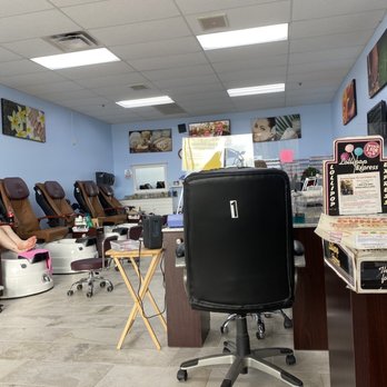 Diamond Nails 13 Photos Nail Salons 136 Washington Towne Blvd N Edinboro Pa Phone Number Services Yelp