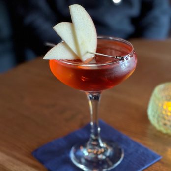 Blaylock's Whiskey Bar - a drink with apple slices - Whiskey Bars Near Me - Astoria, Oregon Blaylock's Whiskey Bar - a drink with apple slices - Whiskey Bars Near Me - Astoria, Oregon