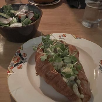 Chez Temporel - Escargot and shrimp roll with side salad - French Near Me - Quebec City, Quebec