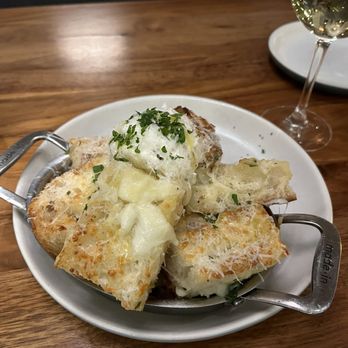 North Italia - White Truffle Garlic Bread - Italian Near Me - Austin, Texas North Italia - White Truffle Garlic Bread - Italian Near Me - Austin, Texas
