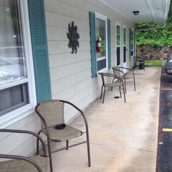 Pines Motel