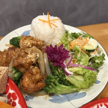 Little Plearn Thai Kitchen - Garlic Prawn - Thai Near Me - Berkeley, California Little Plearn Thai Kitchen - Garlic Prawn - Thai Near Me - Berkeley, California