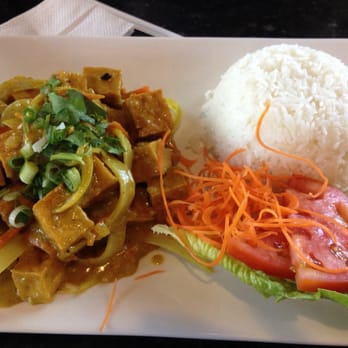 Saigon Garden - Tofu with lemongrass, pepper and onion in curry sauce - Vietnamese Near Me - Winter Haven, Florida Saigon Garden - Tofu with lemongrass, pepper and onion in curry sauce - Vietnamese Near Me - Winter Haven, Florida