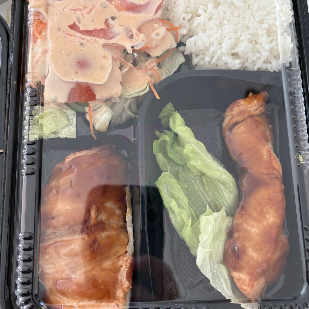 Bashamichi Sushi and Bar - Three piece combo - Japanese Near Me - Millbrae, California Bashamichi Sushi and Bar - Three piece combo - Japanese Near Me - Millbrae, California