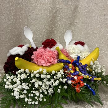 Curtis Flower Shop - Celebrate Summer with A Banana Split!
A fun way to celebrate a birthday or just a pick me up with this fun bouquet of all flowers! - Florists Near Me - Flint, Michigan Curtis Flower Shop - Celebrate Summer with A Banana Split!
A fun way to celebrate a birthday or just a pick me up with this fun bouquet of all flowers! - Florists Near Me - Flint, Michigan