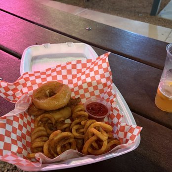 Honkys Hot Chicken - Food Trucks Near Me - San Antonio, Texas