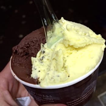 Snowflake Luxury Gelato - Regular: £4.20 - Ice Cream & Frozen Yogurt Near Me - London, XGL Snowflake Luxury Gelato - Regular: £4.20 - Ice Cream & Frozen Yogurt Near Me - London, XGL