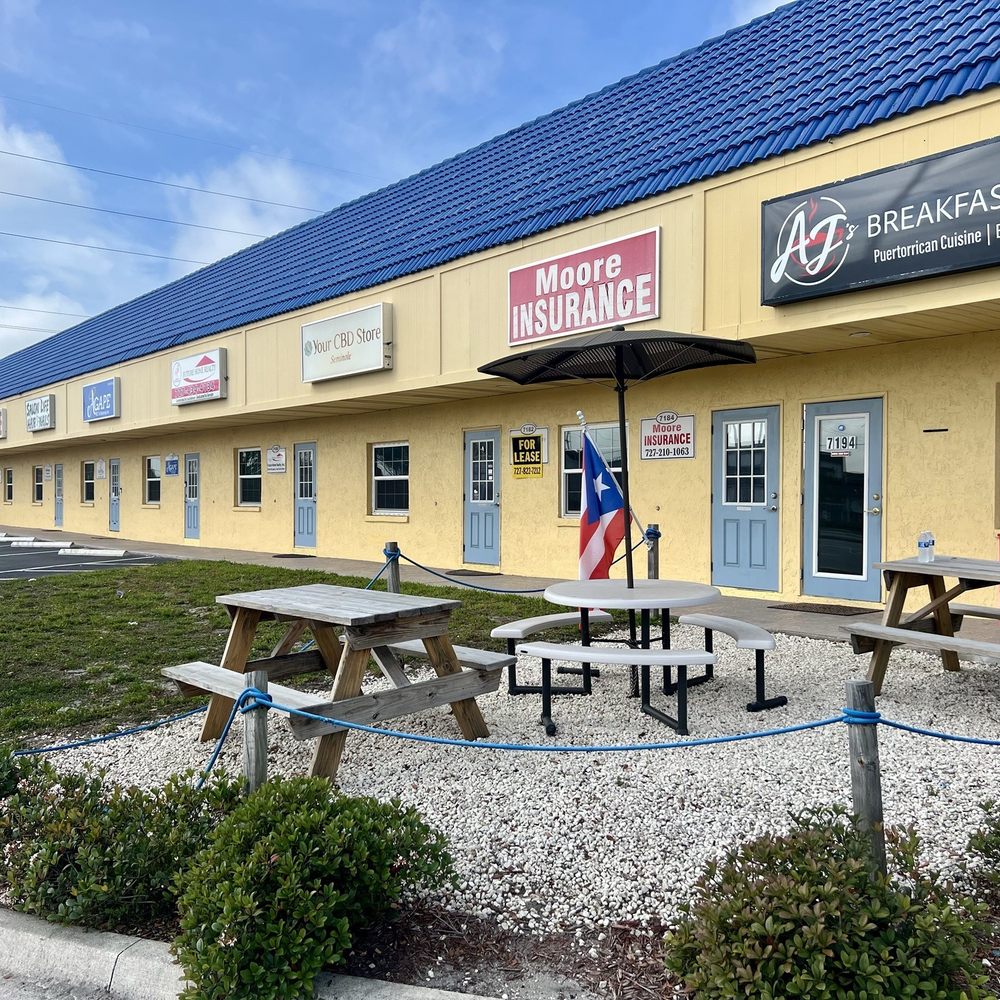 AJ’s Breakfast Club - Outside Dining, plenty more of parking in rear - Breakfast & Brunch Near Me - Seminole, Florida