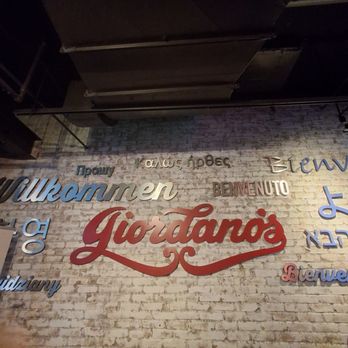 Giordano's - Interior - Pizza Near Me - Chicago, Illinois