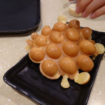 Meet Fresh - Weird incomplete waffle, when I asked there Server said this is how it comes. The last time I was here it was much larger - Desserts Near Me - Temple City, California Meet Fresh - Weird incomplete waffle, when I asked there Server said this is how it comes. The last time I was here it was much larger - Desserts Near Me - Temple City, California