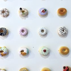 MoMoCha - Donut Wall