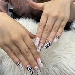 Acryliq Nails
