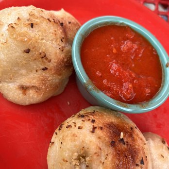 Home Slice Pizza - Garlic Knots (4) & Marinara - Pizza Near Me - Austin, Texas