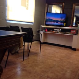 First time here. First impression of the shop is that it is a Clean place. Pool table and TV as entertainment. First time here. First impression of the shop is that it is a Clean place. Pool table and TV as entertainment.
