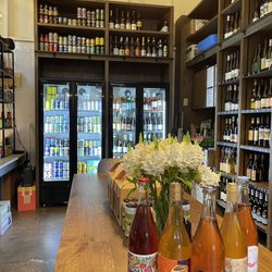 Queen Victoria Market - Wines @ beers