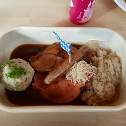 Waldcafe - Dreierlei Fleisch mit Kraut und Kloß