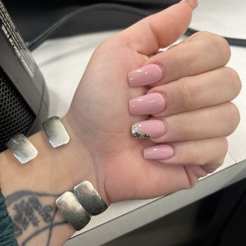 Glamour Nails - Nail Salons Near Me - Chincoteague Island, Virginia