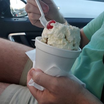 The Dairy Corner - Large Maple sundae - Ice Cream & Frozen Yogurt Near Me - Scarborough, Maine The Dairy Corner - Large Maple sundae - Ice Cream & Frozen Yogurt Near Me - Scarborough, Maine