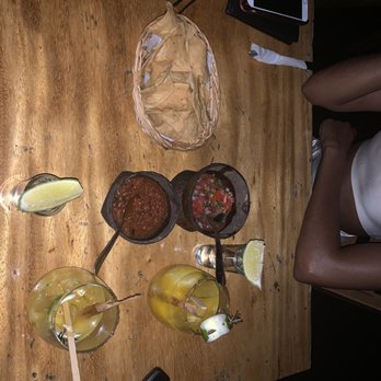 Mateo's - Starter chips & salsa - Mexican Near Me - Tulum, ROO
