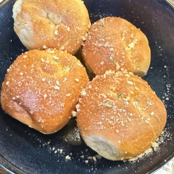 Tiu Steppi's Osteria - Garlic knots - Italian Near Me - San Antonio, Texas