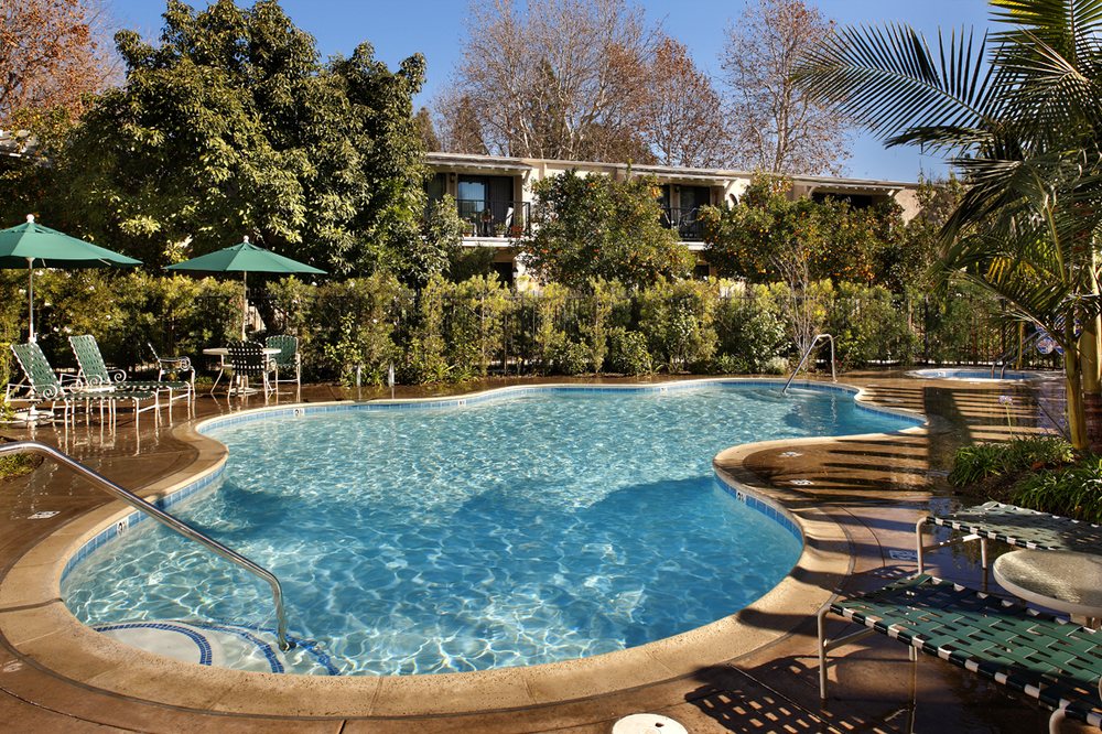 DRAKE MANOR Updated August 2024 200 West Drake St, Pomona