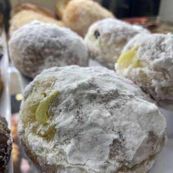 Main Street Brews - Lemon Donut - Bakeries Near Me - Dunedin, Florida Main Street Brews - Lemon Donut - Bakeries Near Me - Dunedin, Florida