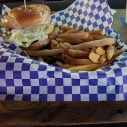Hollys Pour House