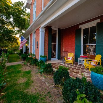 Childress House - The other large porch! - Bed & Breakfast Near Me - Murfreesboro, Tennessee Childress House - The other large porch! - Bed & Breakfast Near Me - Murfreesboro, Tennessee