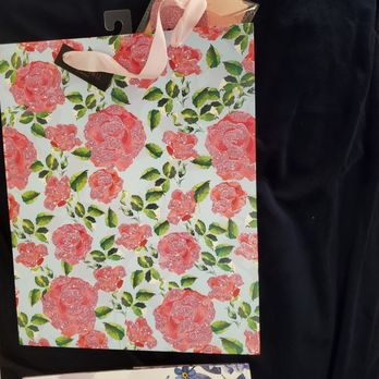 Home Goods - Mother's Day gift bag - Home Decor Near Me - Gaithersburg, Maryland