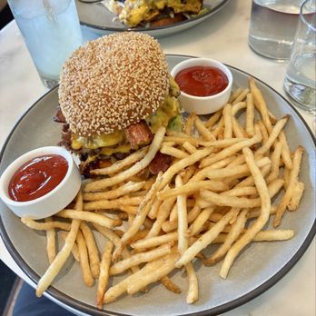 Two Hands - Two Hander Burger - Breakfast & Brunch Near Me - Nashville, Tennessee