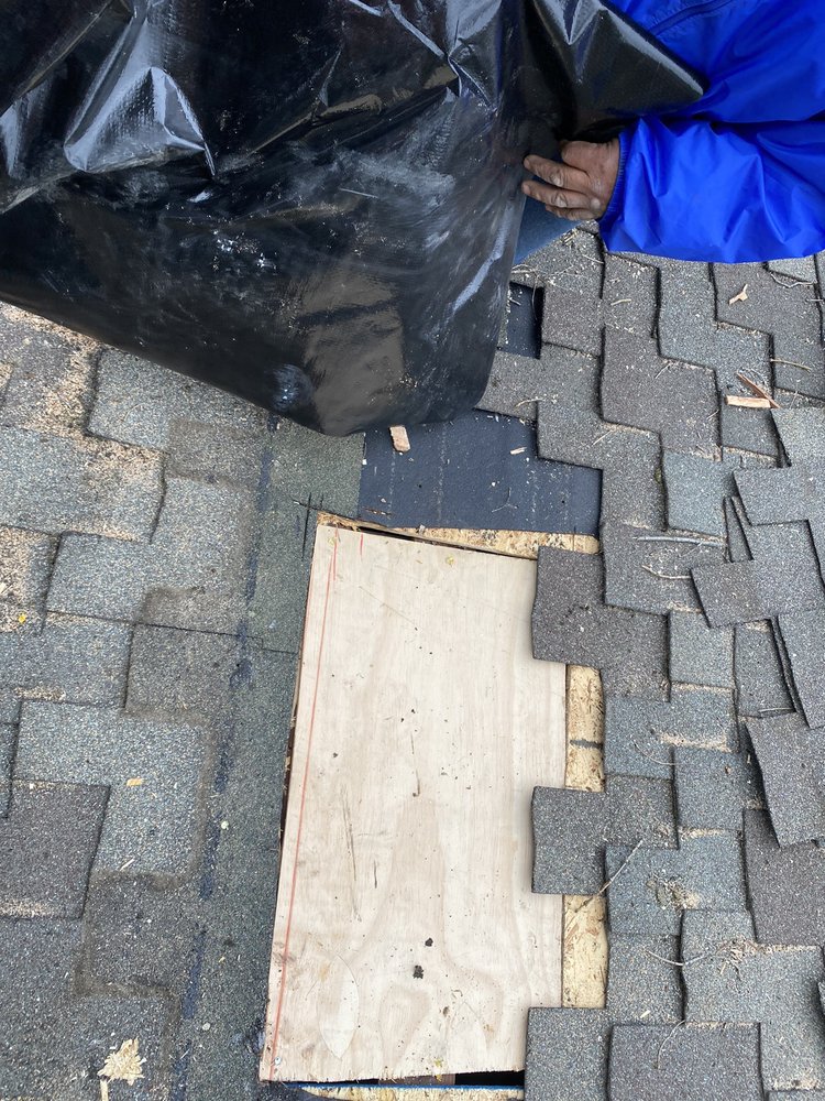 Slide of Los Reyes Roofing