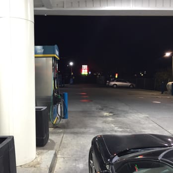 ampm - a gas station at night - Convenience Stores Near Me - Auburn, California